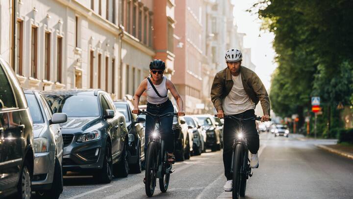 Freiluft-FeelingMit Elektrobikes wie jenen von Specialized hält man mit dem Vierrad­verkehr in der Stadt mit und ­hat erst noch frische Luft.