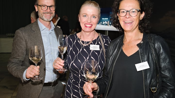 Markus Naewie, Schuler Weine & Co.; Giuliana Hu, Engel & VÃ¶lkers Properties AG; Simone Wicki, Schuler St. Jakobs Kellerei