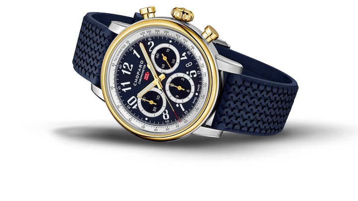 blaues Kautschuk-Armband mit Reifenmuster