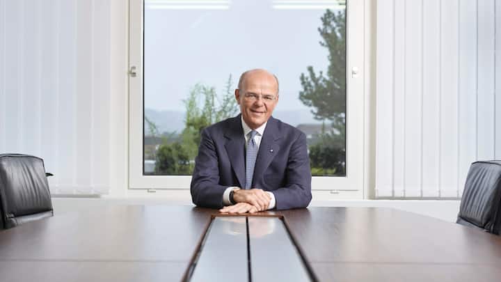 Portrait of Mario Greco, Zurich Insurance Group CEO, taken on the premises of the company in Zurich, Switzerland, on August 9, 2016. (KEYSTONE/Christian Beutler) Mario Greco, CEO der Zurich Insurance Group, portraitiert am 9. August 2016 in den Raeumlichkeiten der Firma in Zuerich. (KEYSTONE/Christian Beutler)