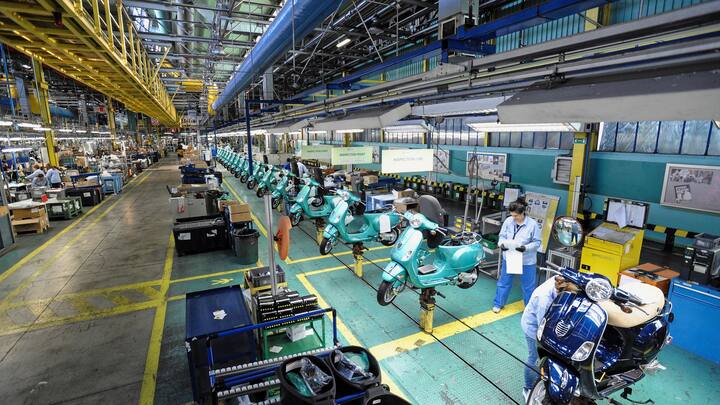 00446605 STABILIMENTO PIAGGIO CATENA DI MONTAGGIO VESPA OPERAIE OPERAI