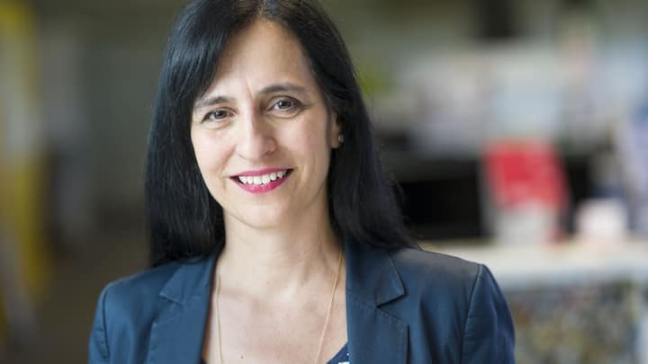 Portrait von Vania Alleva, der Präsidentin der Gewerkschaft UNIA
