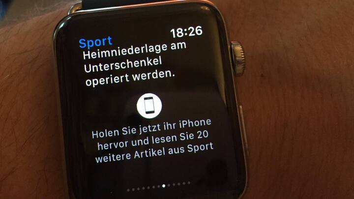 apple-watch-series-2-stainless-steel-42mm-die-welt-app-text.jpg