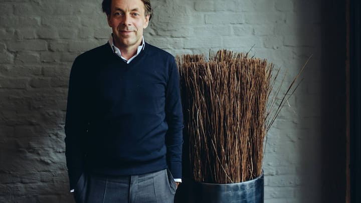 Der Schweizer Investor Klaus Hommels im Portrait in seinem Büro in der Münzstr. 15 in Berlin Mitte. Aufgenommen am 09.10.2017 in Berlin.