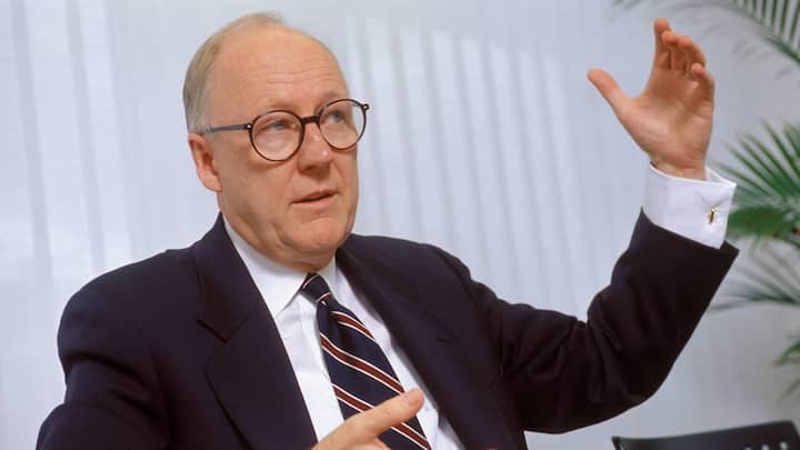 Reto Braun: Januar 1988–Juni 2000  Der erste Konzernleiter nach der Aufspaltung der PTT initialisierte die strategische Neuausrichtung der Post in einem liberalisierten Marktumfeld.