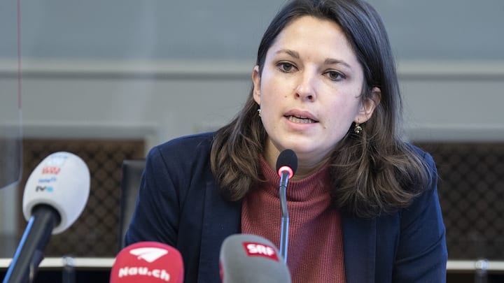 Mattea Meyer, SP-ZH, Co Präsidentin von der SP Schweiz spricht an Konferenz.
