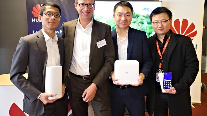 Nan Zhang, Director Wireless Solution Dept., Huawei Technologies Switzerland AG; Felix Kamer, Geschäftsführer, Huawei Technologies Switzerland AG; Ran Chi, Product Manager, Huawei Technologies Switzerland AG; Li Zhibin, Huawei Technologies Switzerland AG