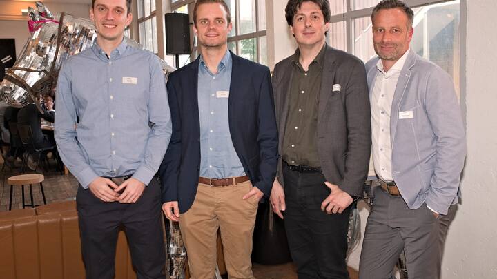 Die Keynote-Speakers und der Moderator: Pavel Bielik, ETH Zürich; Igor Susmelj, Co-Founder, Mirage; Philipp Theisohn, Professor für Neuere deutsche Literaturwissenschaft, Uni Zürich; Markus Spillmann, Förderbeirat, StrategieDialog21