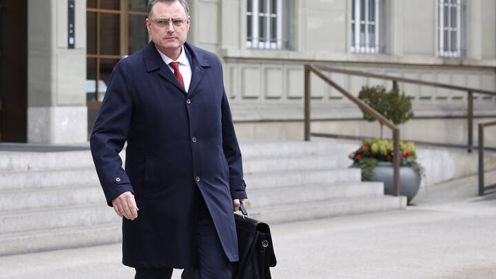 Der Präsident des Direktoriums der Schweizerischen Nationalbank, Thomas J. Jordan, verlässt den Bernerhof, den Sitz des Eidgenössischen Finanzdepartements EFD, in Bern, Schweiz, 19. März 2023. 