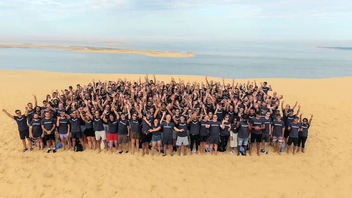 The photo of your team on the Dune du Pilat. Guillaume Pousaz.DCIM\100MEDIA\DJI_0015.JPG