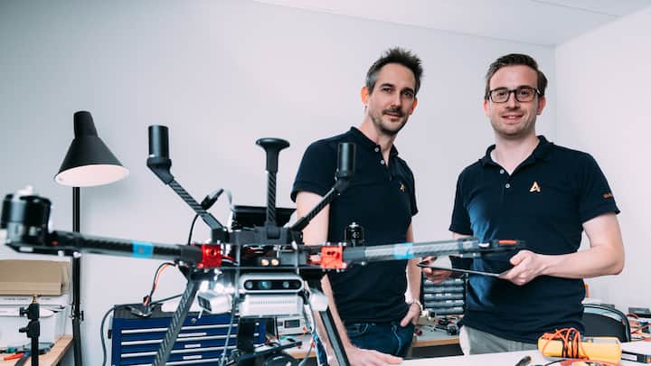 Lorenz Meier (l.) und Kevin Sartori, Gruender von Auterion