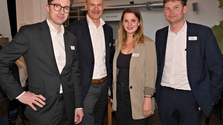 Nicolas Birkhäuser, Partner, Niederer Kraft Frey Ltd.; Philipp Sutter, Präsident & Partner, Zühlke Group; Isabel Knobel, Projektleiterin, sensoradvice.ch; Sergei Rachinsky, Geschäftsführer, Agilico GmbH