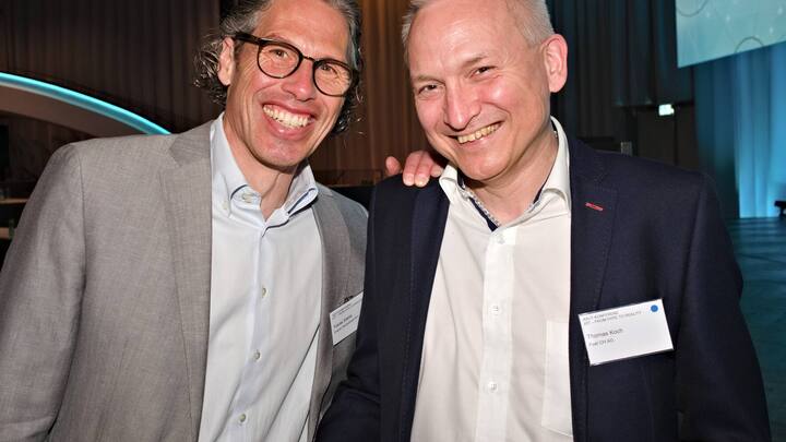 Tobias Stähle, Sales Director SCM, Oracle Deutschland B.V. & Co. KG; Thomas Koch, Head of IoT, Post CH AG