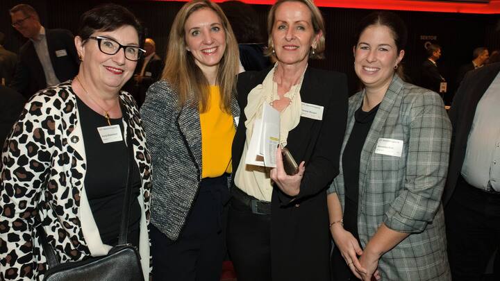 Sonja Bietenhard, Strategie-Beratung;Nadine Zollinger, upc;Therese Wenger, sunrise;Alexandrea Bini, upc