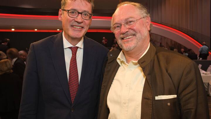 Stephan Herren, VRP, von Graffenried Gruppe;Uwe E. Jocham, DirektionsprÃ¤sident, Insel Gruppe AG