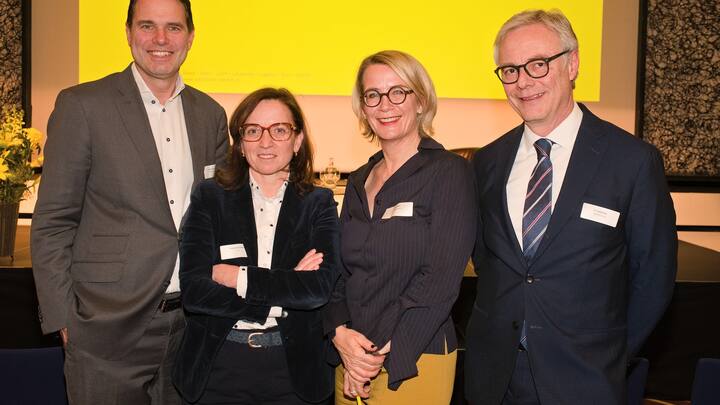 Gastgeber und Referentin: Beat Brechbühl, Kellerhals Carrard; Philomena Colatrella, CSS; Ines Pöschel,  Kellerhals Carrard; Daniel Alder,  Kellerhals Carrard;