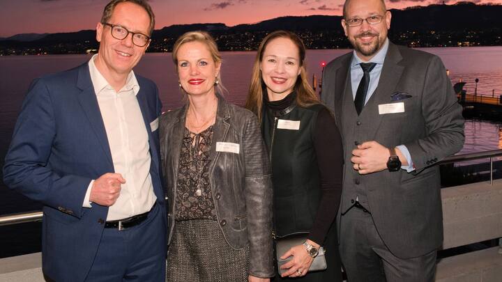 Abendstimmung auf der LakeSide-Terrasse  Roland Zehnder, Gemeinderat Embrach; Pascale Schaufelberger, Sanitas; Silvia Kauer, Kauer Consulting; Daniel Marty, Finova Partners AG;