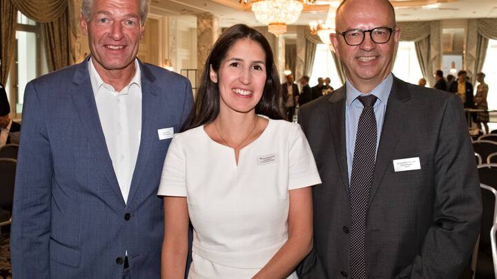 Heinz Karrer, Präsident, economiesuisse; Milena Daphinoff, Präsidentin, Consulting Cluster; Eric Scheidegger, Botschafter, SECO