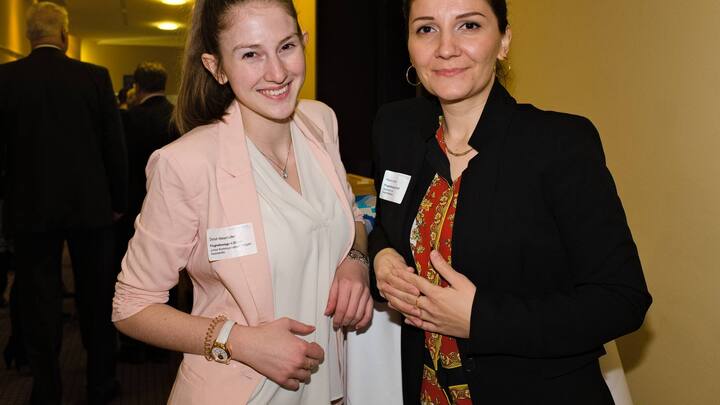 Deliah Meierhofer, Projektassistentin, Flughafenregion ZÃ¼rich;Halime Fetishi, Assistentin der GeschÃ¤ftsleitung, Flughafenregion ZÃ¼rich