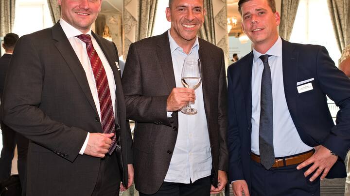 Marc Steiner, Credit Suisse (Schweiz) AG;Daniel SchÃ¼pbach, Esprit Netzwerk AG;Terence Michel, Credit Suisse (Schweiz) AG