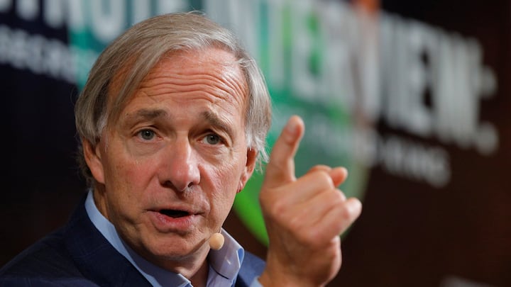 Ray Dalio, founder, co-chief investment officer and co-chairman of Bridgewater Associates, speaks at the 2017 Forbes Under 30 Summit in Boston, Massachusetts, U.S. October 2, 2017.  REUTERS/Brian Snyder - RC1BDF3ABBB0