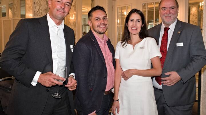 orstandsmitglieder von Consulting Cluster: Peter Burkhalter, Burkhalter Rechtsanwälte; Charly Suter, KMU-Digitalisierung; Milena Daphinoff, Präsidentin, Consulting Cluster; Christoph Beer, mundi consulting ag