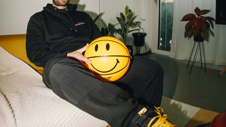 SNEAKERFIEBER Sergio Muster wurde schon als Jugendlicher zum leidenschaftlichen Sammler. Heute besitzt er rund 700 Paar Schuhe.