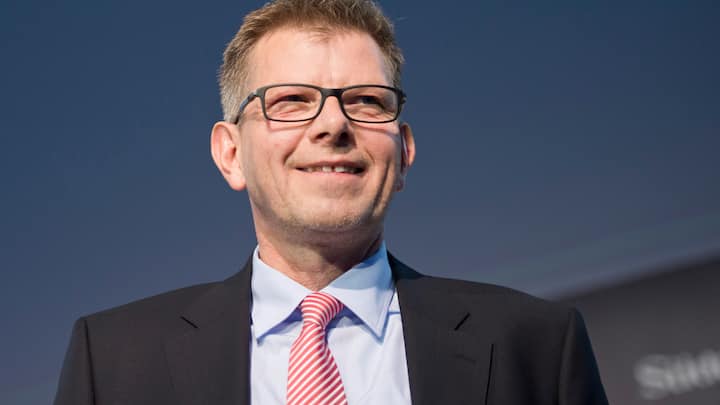BERLIN, GERMANY - NOVEMBER 28: Thorsten Dirks, CEO of Telefonica Germany attends Sueddeutsche Zeitung Economic Forum on November 28, 2014 in Berlin, Germany. (Photo by Michael Gottschalk/Photothek via Getty Images)