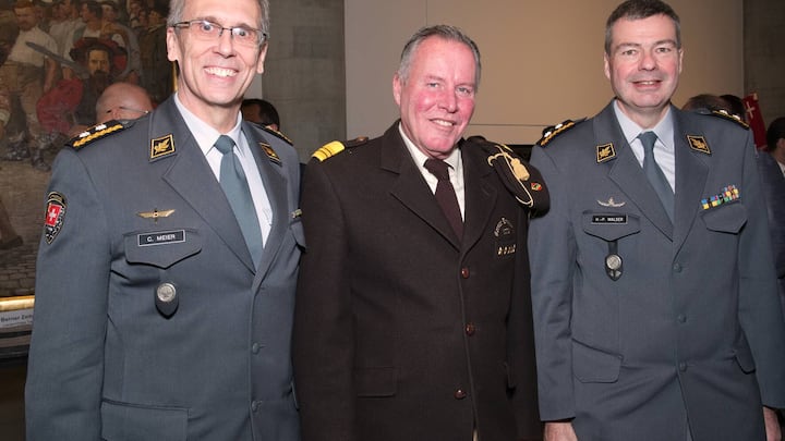 Claude Meier, DivisionÃ¤r, Chef Armeestab;Stefan KÃ¼ng, PrÃ¤sident und Inspecteur, Berittene Ehrenformation des Kantons Bern, Berner Dragoner 1779;Hans-Peter Walser, Korpskommandant, Chef Kommando Ausbildung (ab 1.1.2020)