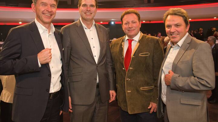 Thomas Trachsler, COO, die Mobiliar;Beat BrechbÃ¼hl, Kellerhals Carrard;Roger Spycher, CEO Presto AG;RenÃ© Schmied, CEO, Bern Mobil