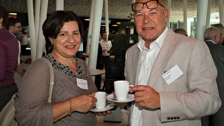 Vassiliki Vassiliki Riesen-Giannoyssios, Standortförderung Kanton Bern; Mike Vogt, SmartSuisse-Giannoyssios, StandortfÃ¶rderung Kanton Bern;Mike Vogt, SmartSuisse