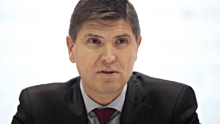 George Quinn, chief financial officer of Zurich Insurance Group AG, speaks during the company's full year results news conference in Zurich, Switzerland, on Thursday, Feb. 11, 2016. Zurich Insurance reported a worse-than-expected loss in the fourth quarter as the company makes plans to turn around its unprofitable general insurance unit. Photographer: Michele Limina/Bloomberg ***Local Caption *** George Quinn