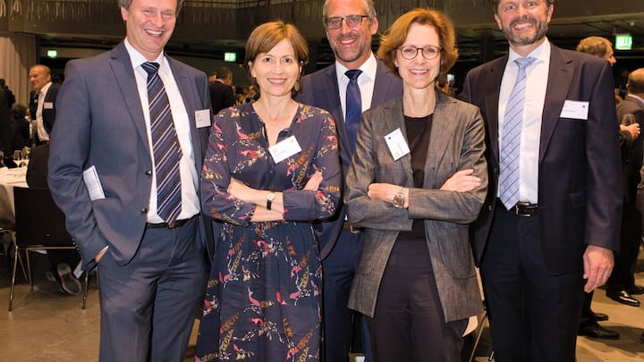 Toni Eder, GeneralsekretÃ¤r, UVEK;Regula Rytz, NationalrÃ¤tin;Kurt Lanz, economiesuisse;Monika RÃ¼hl, economiesuisse;BenoÃ®t Revaz, Direktor, Bundesamt fÃ¼r Energie