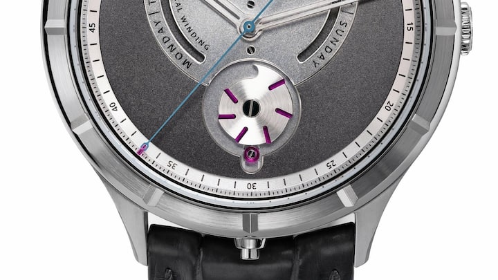 05_FRONTAL-Anton Suhanov Anton Suhanov Horological Engineering â Studio Shooting Watch on hand, Portrait of Master