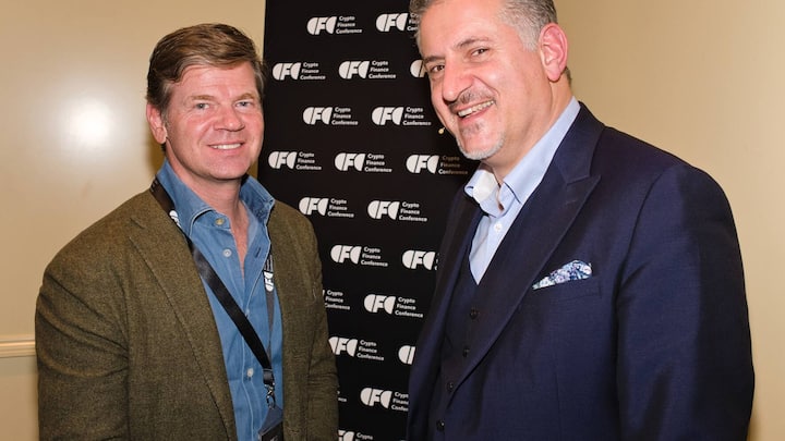 Daniel S. Aegerter, Armada Investment AG;Eric van der Kleij, Moderator