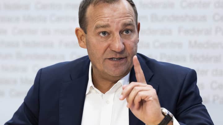 Thomas Matter, Nationalrat SVP-ZH, spricht waehrend einer Medienkonferenz zur Reform der Verrechnungssteuer, am Dienstag, 23. August 2022 in Bern. (KEYSTONE/Peter Klaunzer)