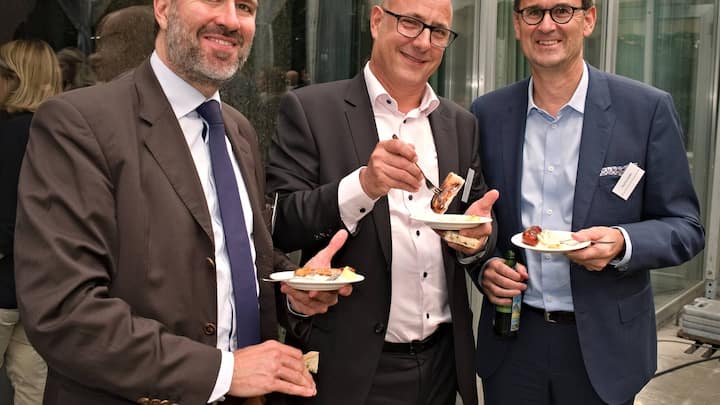Pedro Mor, P.R. Mor Consulting GmbH;Christian Keller, Lactalis NestlÃ© Frischprodukte Schweiz AG;Rolf SchlÃ¤pfer, Hirzel.Neef.Schmid.Konsulenten AG