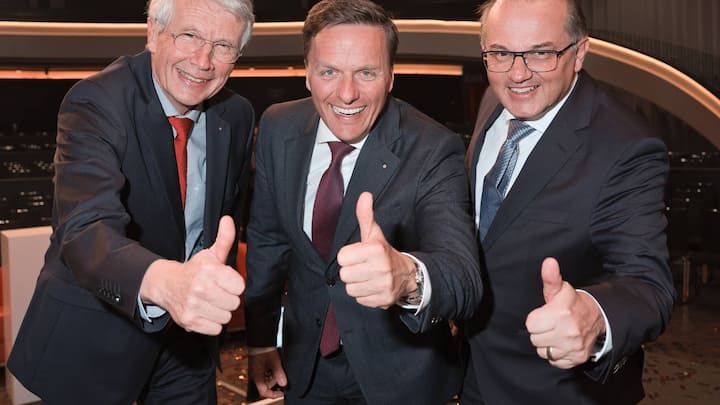 Walter Steinlin, JuryprÃ¤sident;Andreas Gerber, PrÃ¤sident, Prix SVC Espace Mittelland;Roland Schaller, Credit Suisse (Schweiz) AG