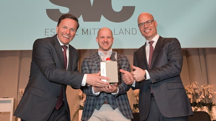 Andreas Gerber, PrÃ¤sident, Prix SVC Espace Mittelland;Milo Gasser, CEO, Asic Robotics AG;Didier Denat, Credit Suisse (Schweiz) SA