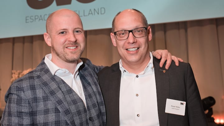 Milo Gasser, CEO Asic Robotics, Preisgewinner;Stefan Berger, StadtprÃ¤sident Burgdorf