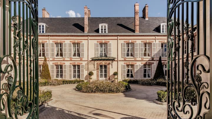 Perrier Jouet Maison in Epernay Champagne