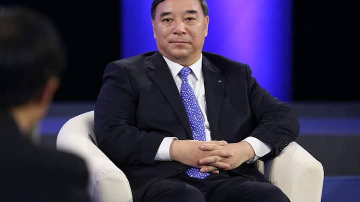 BEIJING, CHINA - DECEMBER 11:  (CHINA OUT) Song Zhiping, Chairman of China National Building Materials Group and China National Pharmaceutical Group, attends the 2013 China Central Television (CCTV) Financial Forum at China World Trade Center Tower III on December 11, 2013 in Beijing, China. The three-day forum opened on Tuesday ahead of the "2013 CCTV China Economic Person Of The Year Award".  (Photo by VCG/VCG via Getty Images)