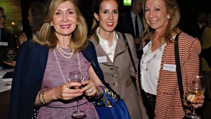 Marina Zanotto; Francesca Zanotto, CFO, AZ Elektro AG; Rebecca von Bachellé, International Sales Agent, Jet Logic