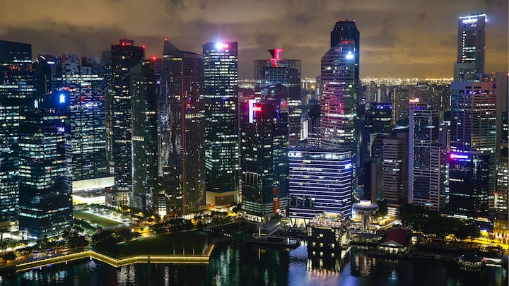 SINGAPORE, SINGAPORE - AUGUST 1, 2018: A night view of the city. Valery Sharifulin/TASS (Photo by Valery Sharifulin\TASS via Getty Images)