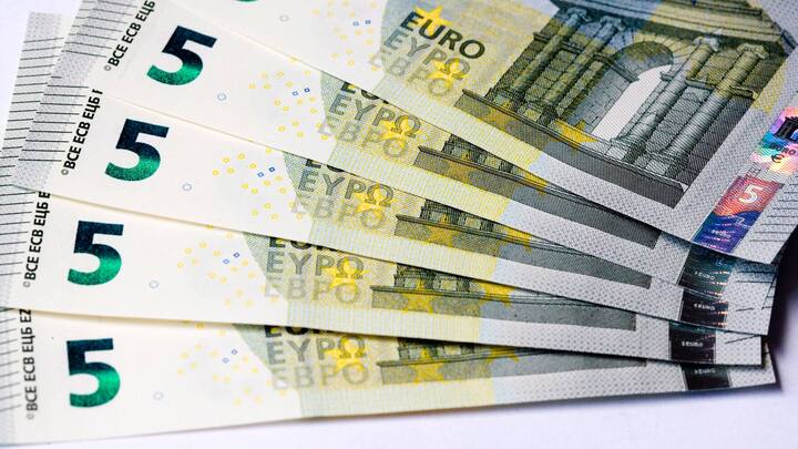 MAY 24: The new 5 Euro bank notes on May 24, 2013. (Photo by Ulrich Baumgarten via Getty Images)