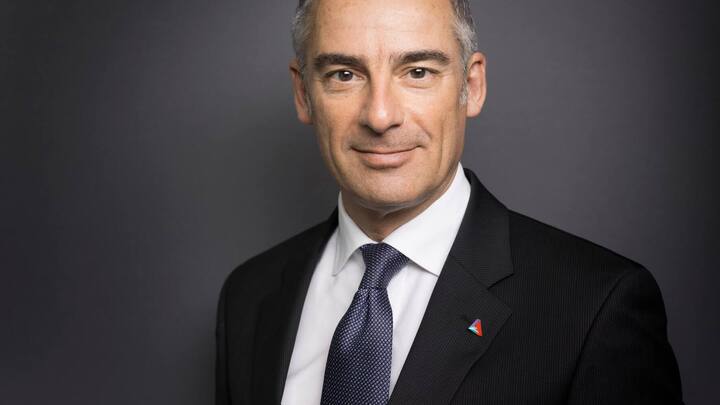 Portrait of Stefan Loacker, CEO of Swiss insurance company Helvetia, taken at Helvetia's headquarters in St. Gallen, Switzerland, on March 4, 2015. (KEYSTONE/Gaetan Bally)Stefan Loacker, CEO der Helvetia Versicherungen, portraetiert am 4. Maerz 2015 in der Hauptsitz der Helvetia Versicherung in St. Gallen. (KEYSTONE/Gaetan Bally)