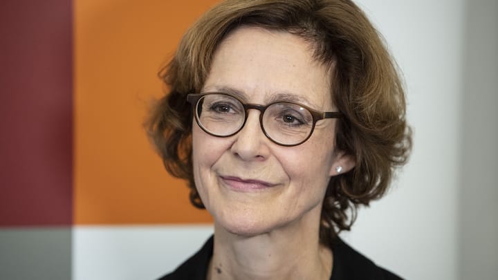 Monika Ruehl, Direktorin von Economiesuisse und vom Nein Komitee zur Konzernverantwortungsinitiative, spricht an einem Interviewtermin, am Sonntag, 29. November 2020, in Bern. Die Schweizer Stimmbevoelkerung hat ueber die beiden Vorlagen zur Kriegsgeschaefte und Konzernverantwortungsinitiative abzustimmen. (KEYSTONE/Peter Schneider)
