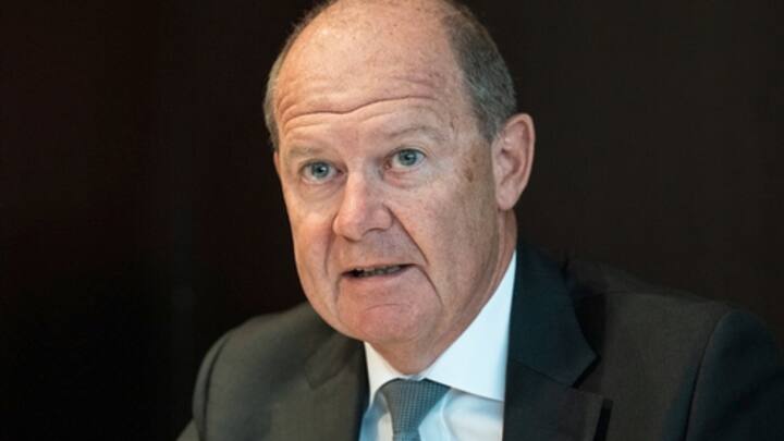 Valentin Vogt, Praesident Schweizerischer Arbeitgeberverband SAV, spricht an einer Medienkonferenz ueber die Eidgenoessischen Vorlagen zur AHV, Verrechnungssteuer und Massentierhaltung, am Donnerstag, 11. August 2022, in Bern. (KEYSTONE/Peter Schneider)