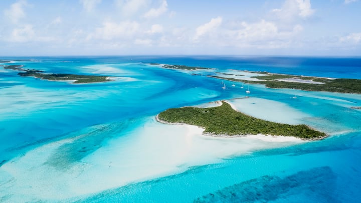 Luftaufnahme von Inseln der Bahamas.