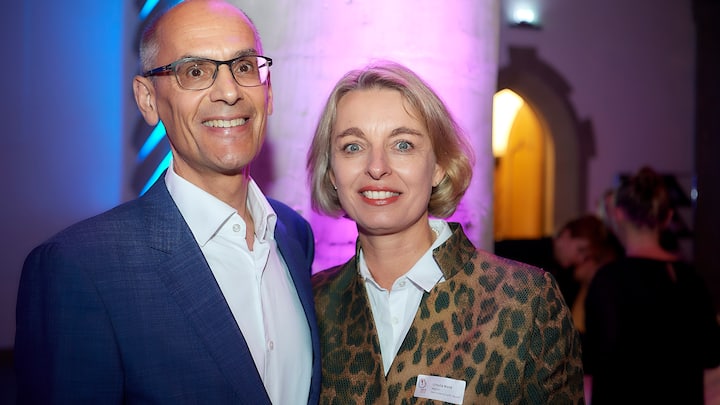 Ursula Nold und ihr Mann Vincens bei der Preisverleihung des 5vor12-Preises für Deregulierung von StrategieDialog21 und dem Swiss Venture Club im Rathaus Bern.